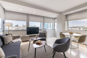 Modern Apartment with Stunning Views of Plaza Colón